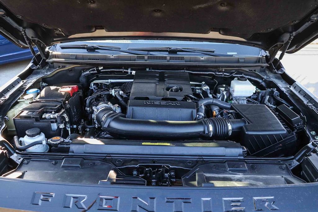 Used 2023 Nissan Frontier SV image 28