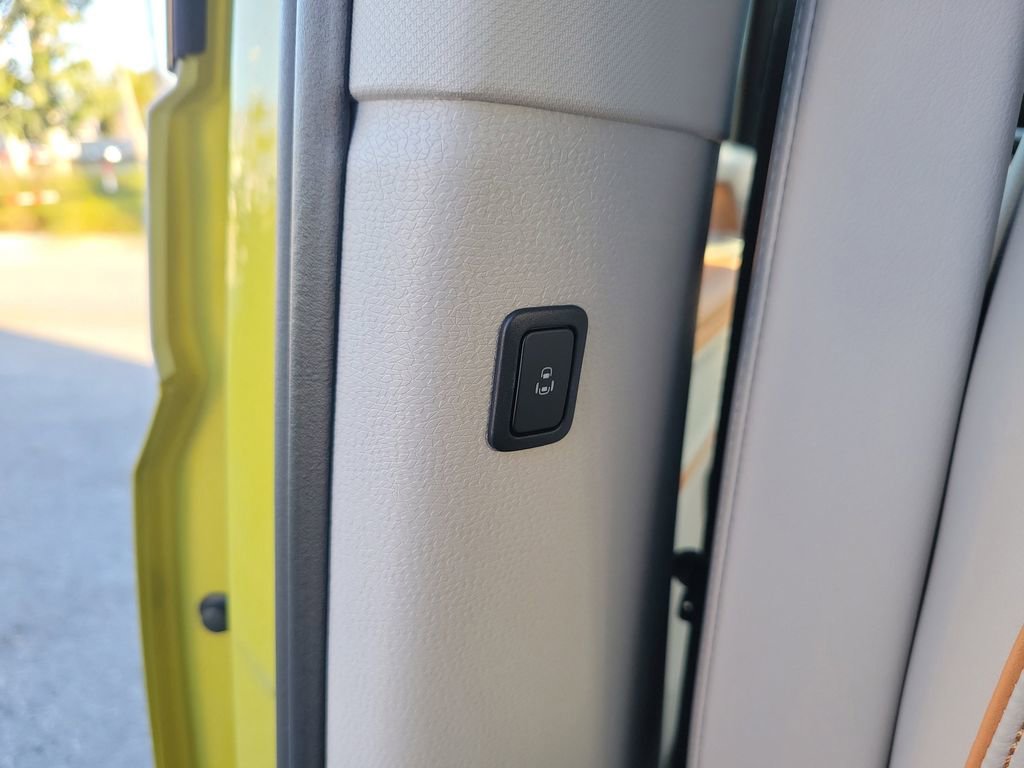 New 2025 Volkswagen ID. Buzz 1st Edition image 8