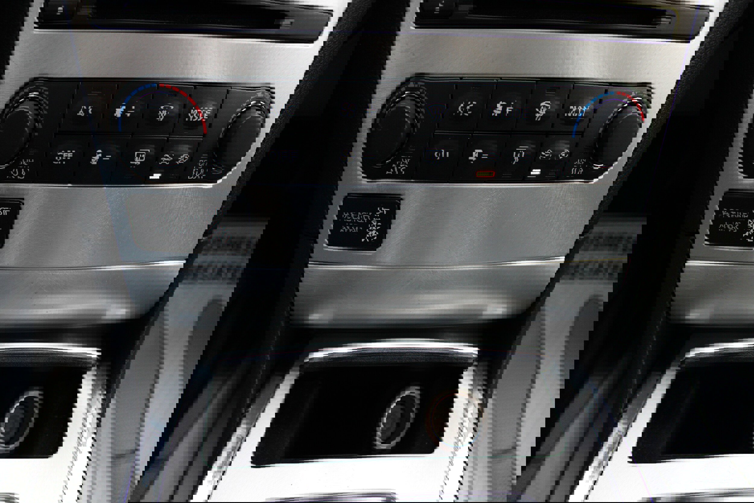 Used 2013 INFINITI G37 Journey w/ Premium Pkg image 23