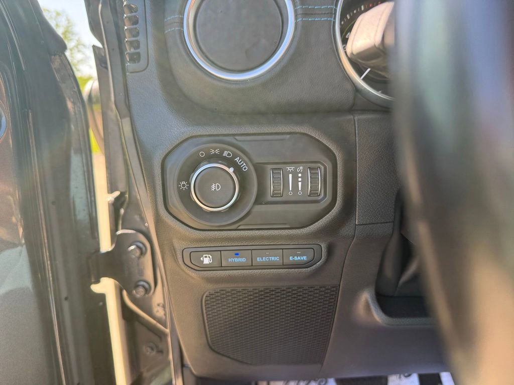 Used 2022 Jeep Wrangler Unlimited Rubicon 4xe w/ Steel Bumper Group AWD/4WD image 31