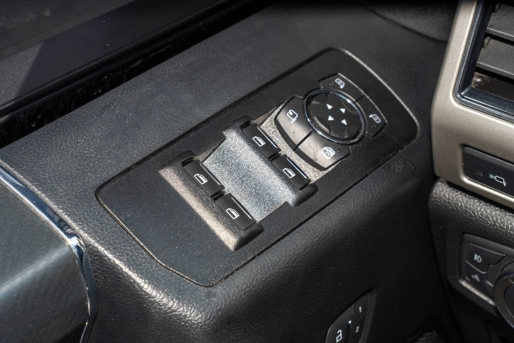 Used 2020 Ford F150 Lariat w/ Equipment Group 502A Luxury AWD/4WD image 24