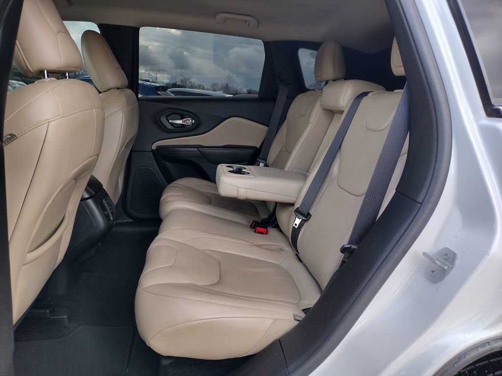 Used 2015 Jeep Cherokee Limited w/ Luxury Group image 11