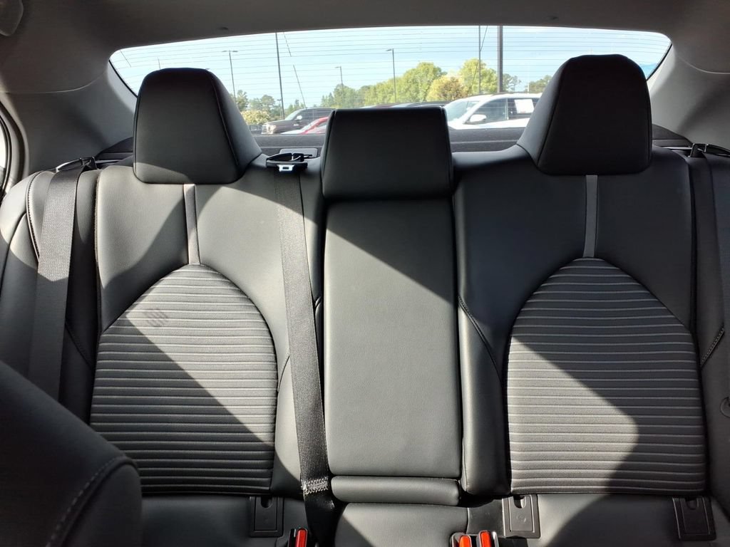 Used 2022 Toyota Camry SE w/ Convenience Package FWD image 15