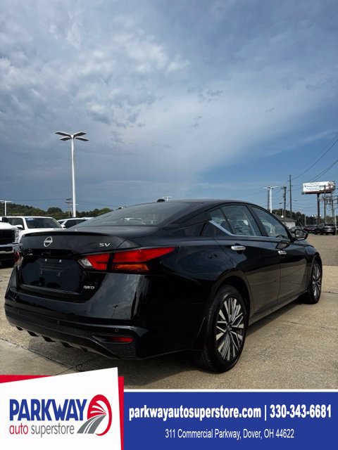 Used 2024 Nissan Altima 2.5 SV AWD/4WD image 9