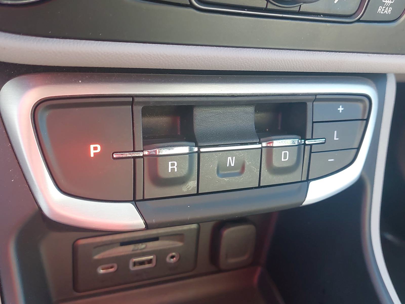 Used 2024 GMC Terrain SLT AWD/4WD image 24