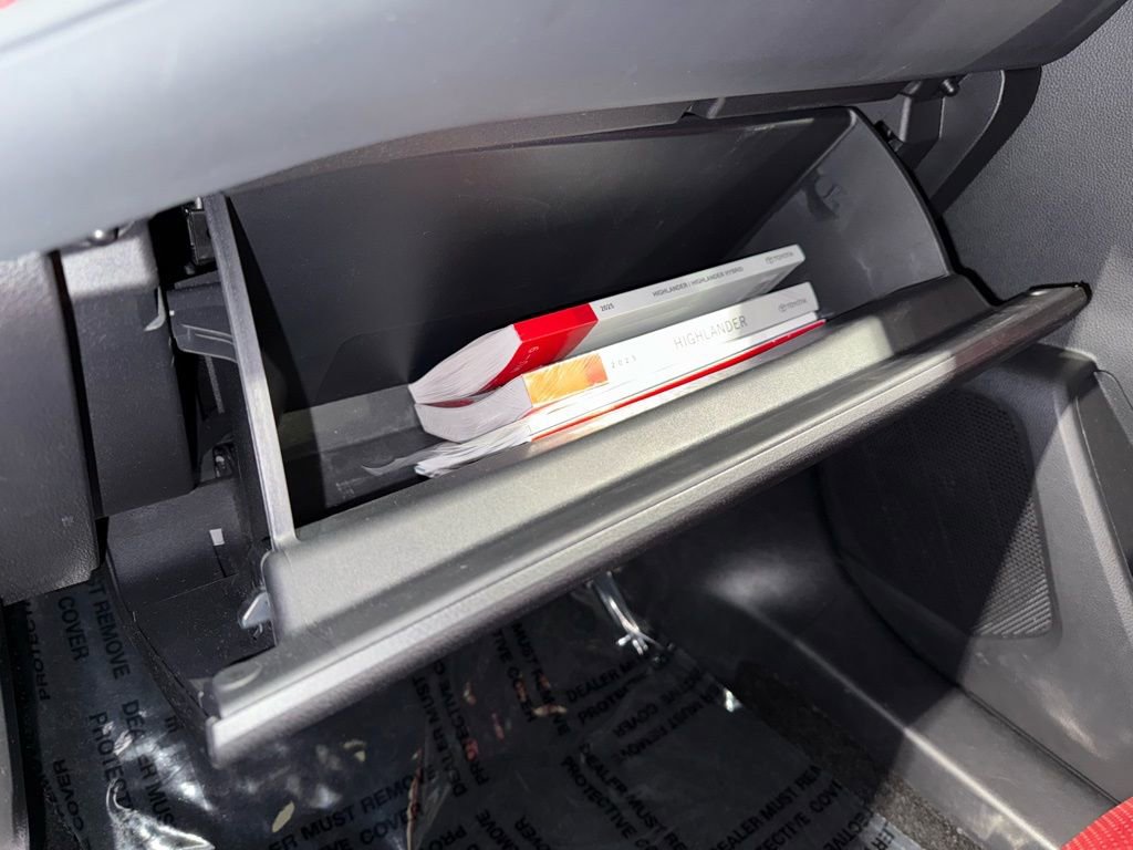 Certified 2025 Toyota Highlander XSE image 29