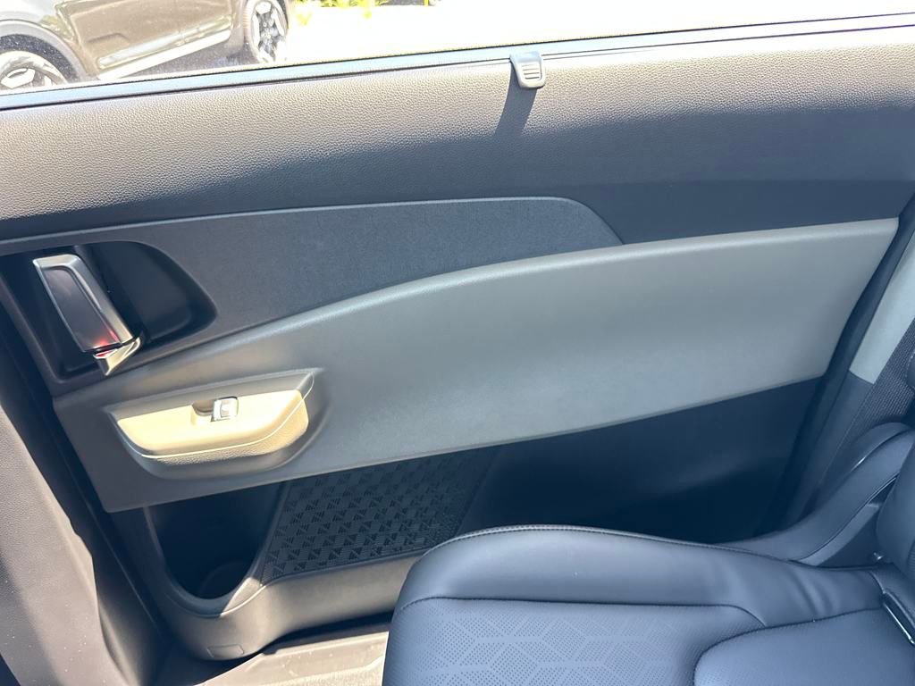 New 2026 Kia Carnival EX image 15