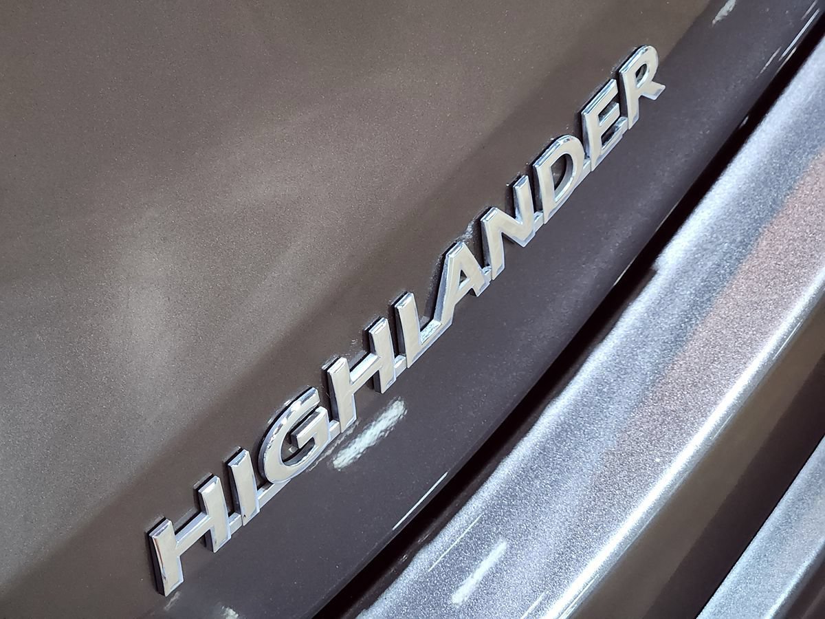 Used 2019 Toyota Highlander Plus FWD image 25