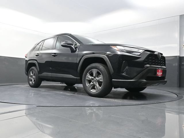 Used 2024 Toyota RAV4 XLE FWD image 30