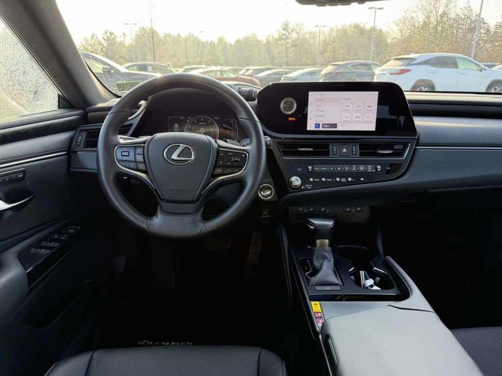 Used 2025 Lexus ES 350 Premium image 8