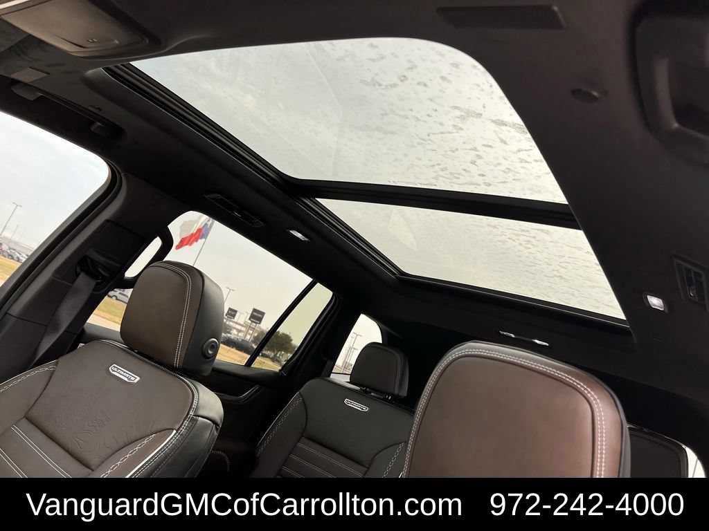 New 2026 GMC Acadia Denali Ultimate w/ LPO, Floor Liner Package AWD/4WD image 17
