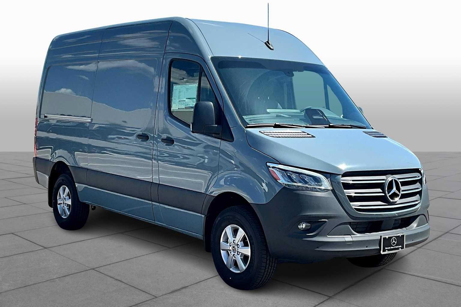 Used 2025 Mercedes-Benz Sprinter 2500 image 3
