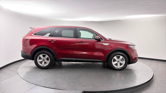 Used 2022 Kia Sorento LX FWD image 9