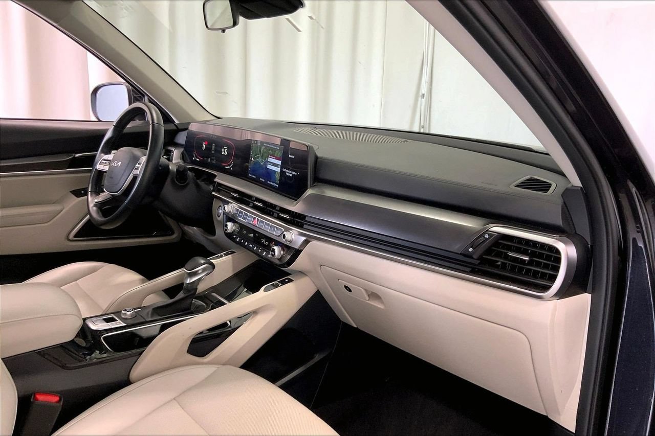 Used 2025 Kia Telluride S FWD image 28