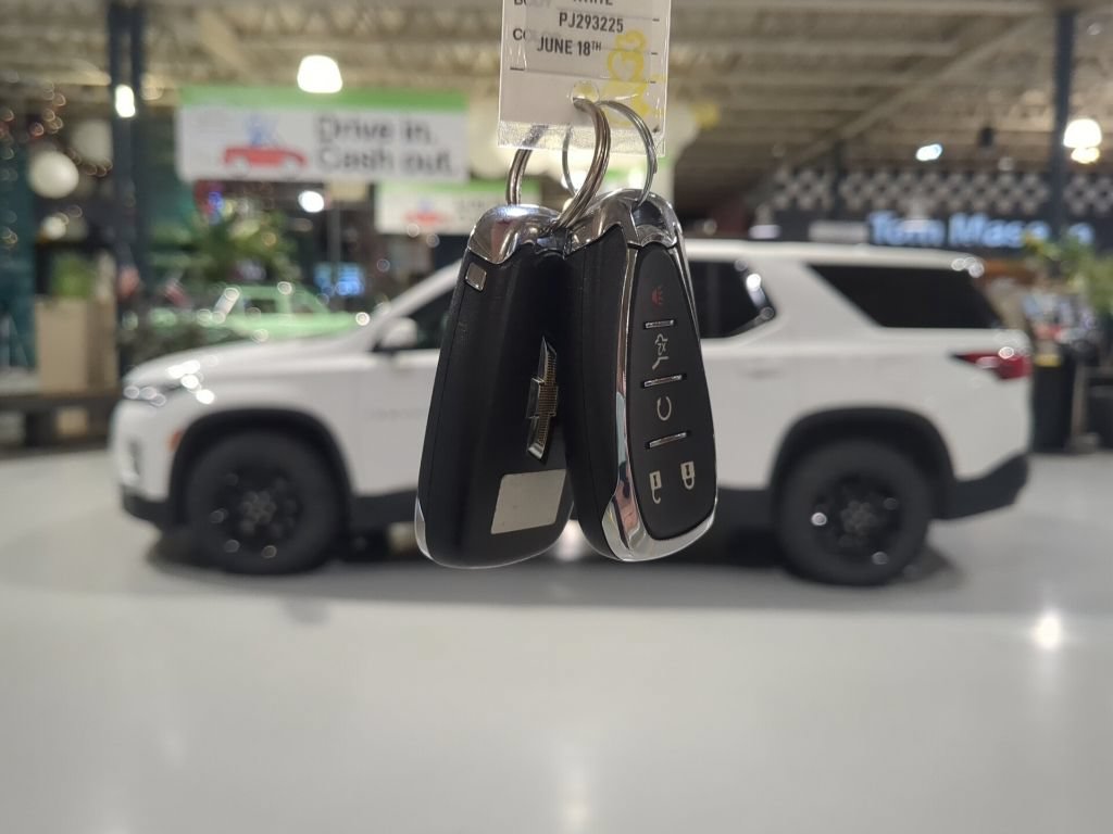 Used 2023 Chevrolet Traverse LT FWD image 4