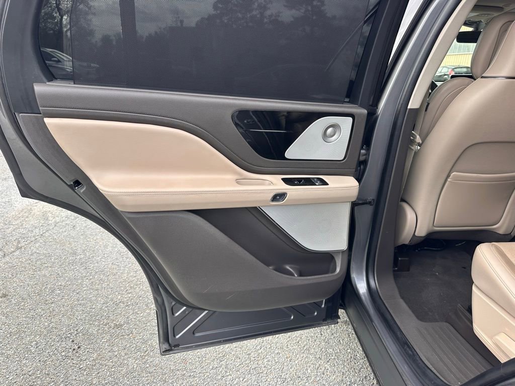 Used 2023 Lincoln Aviator Reserve w/ Equipment Group 201A image 25