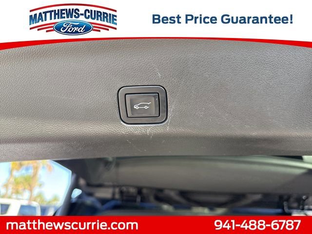 Used 2022 GMC Yukon SLT w/ SLT Premium Package image 15