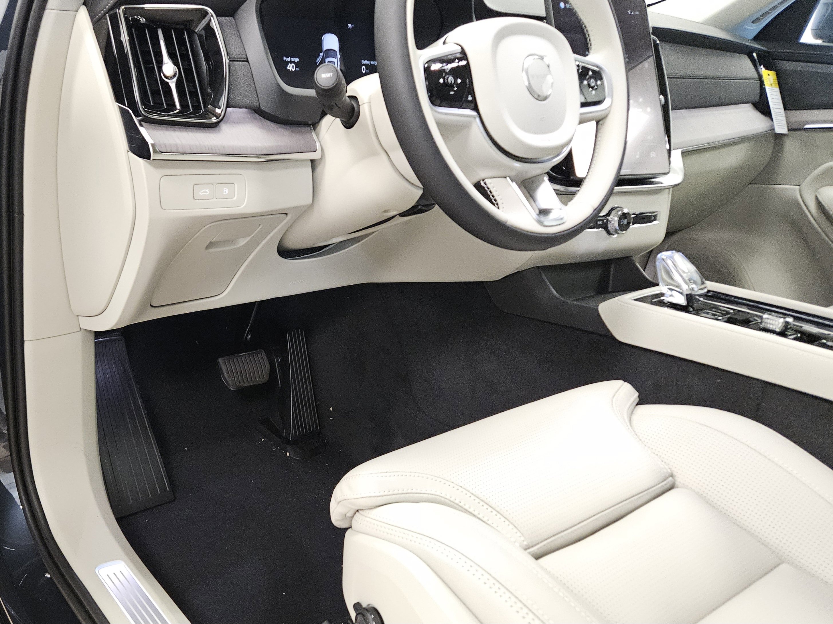 New 2026 Volvo XC90 T8 Ultra w/ Protection Package Premier image 47