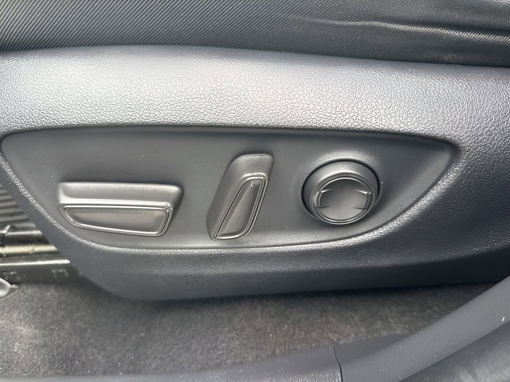 Used 2023 Toyota RAV4 XLE image 10