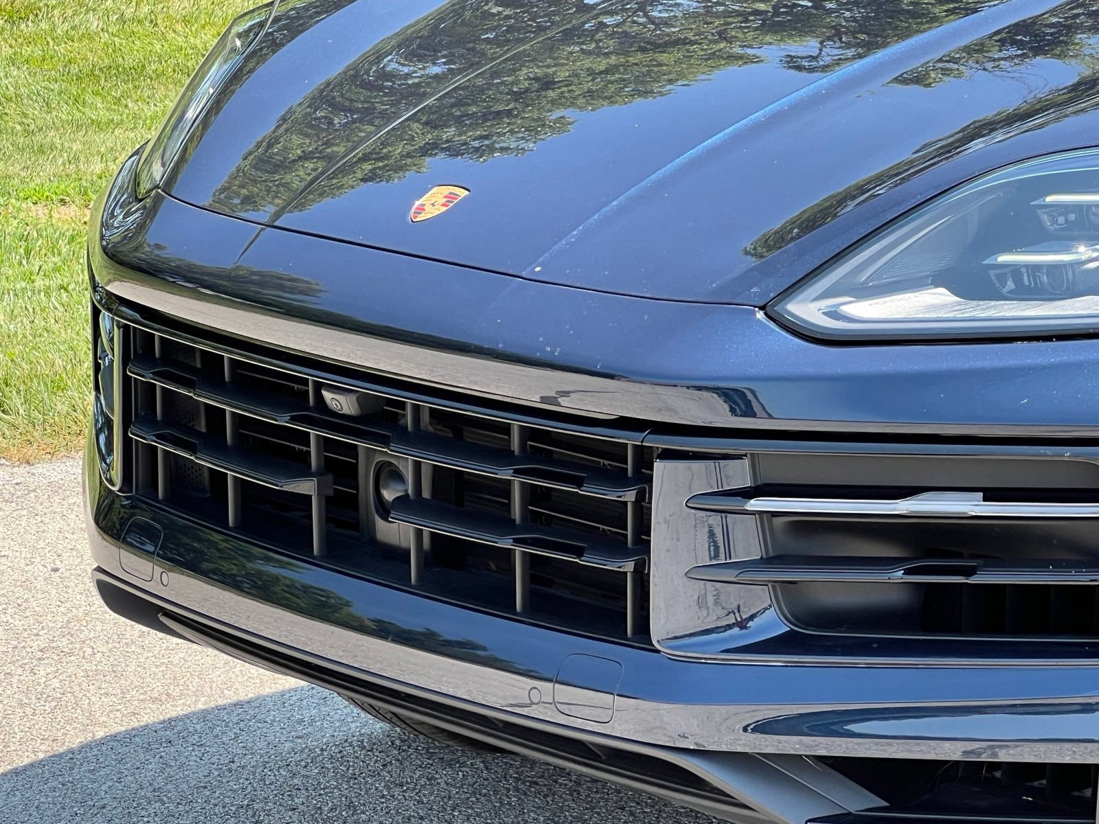 Certified 2024 Porsche Cayenne Coupe AWD/4WD image 12