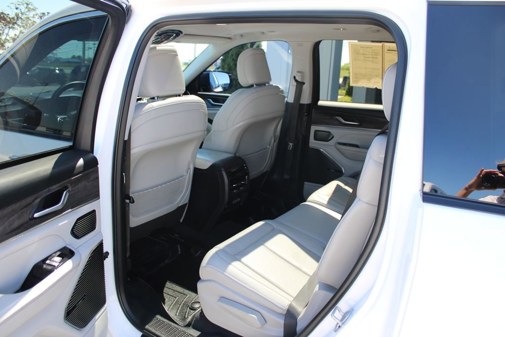 Used 2022 Jeep Grand Cherokee L Overland AWD/4WD image 49