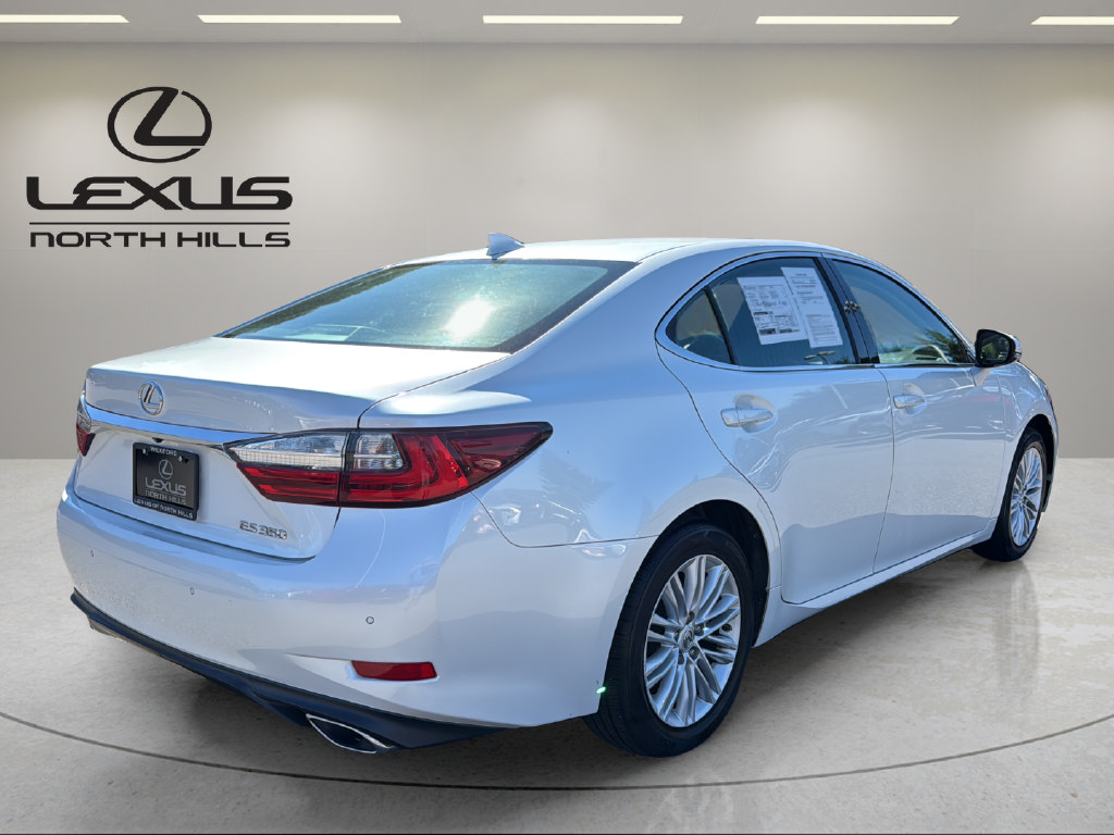 Used 2017 Lexus ES 350 w/ Premium Package FWD image 6