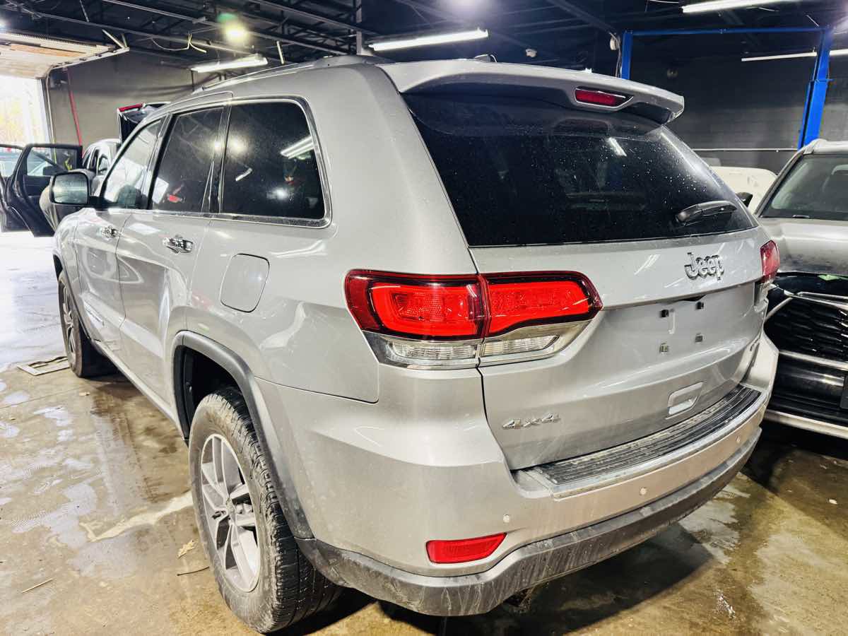 Used 2020 Jeep Grand Cherokee Limited AWD/4WD image 6