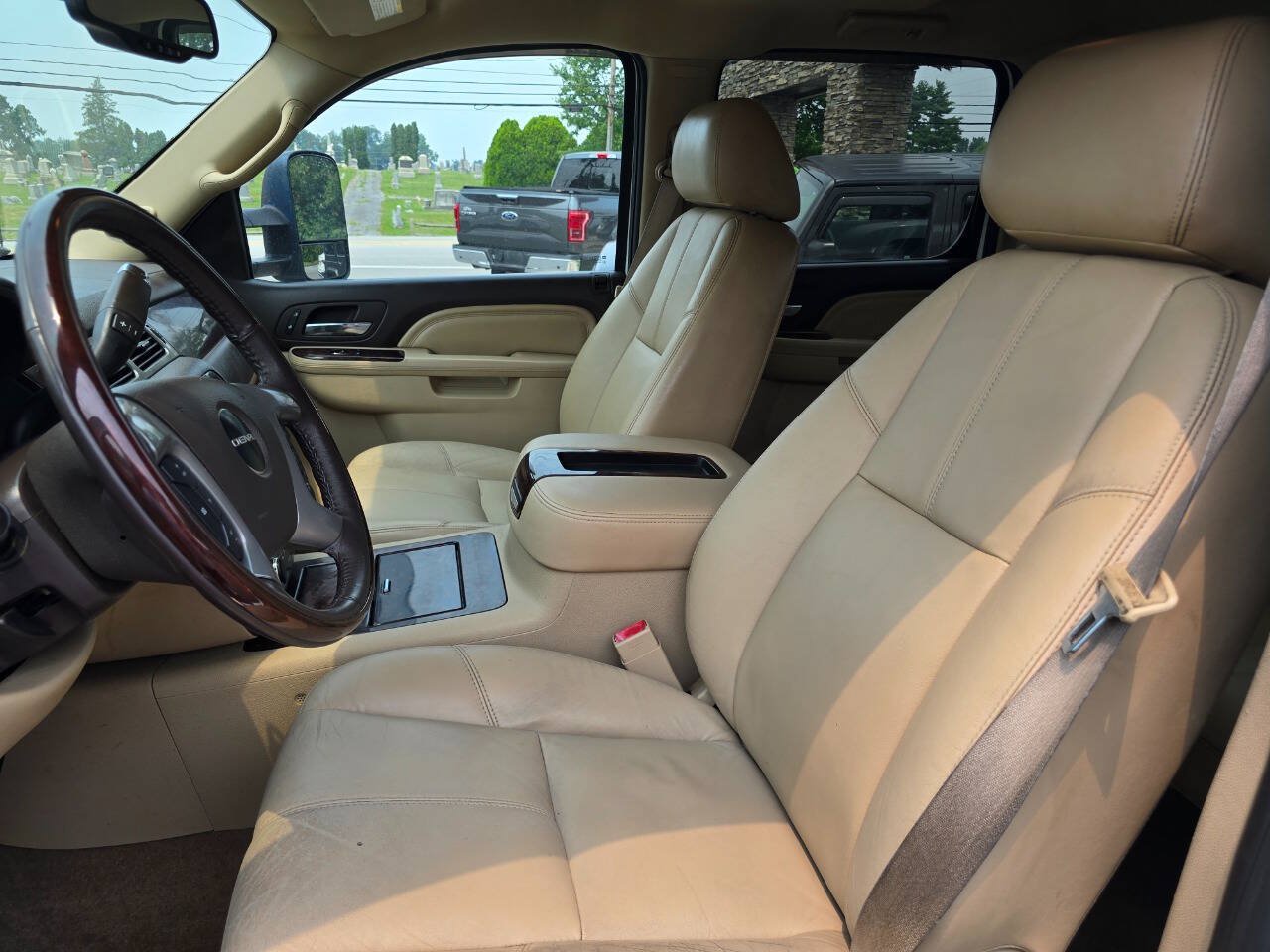Used 2011 GMC Sierra 3500 Denali AWD/4WD image 12