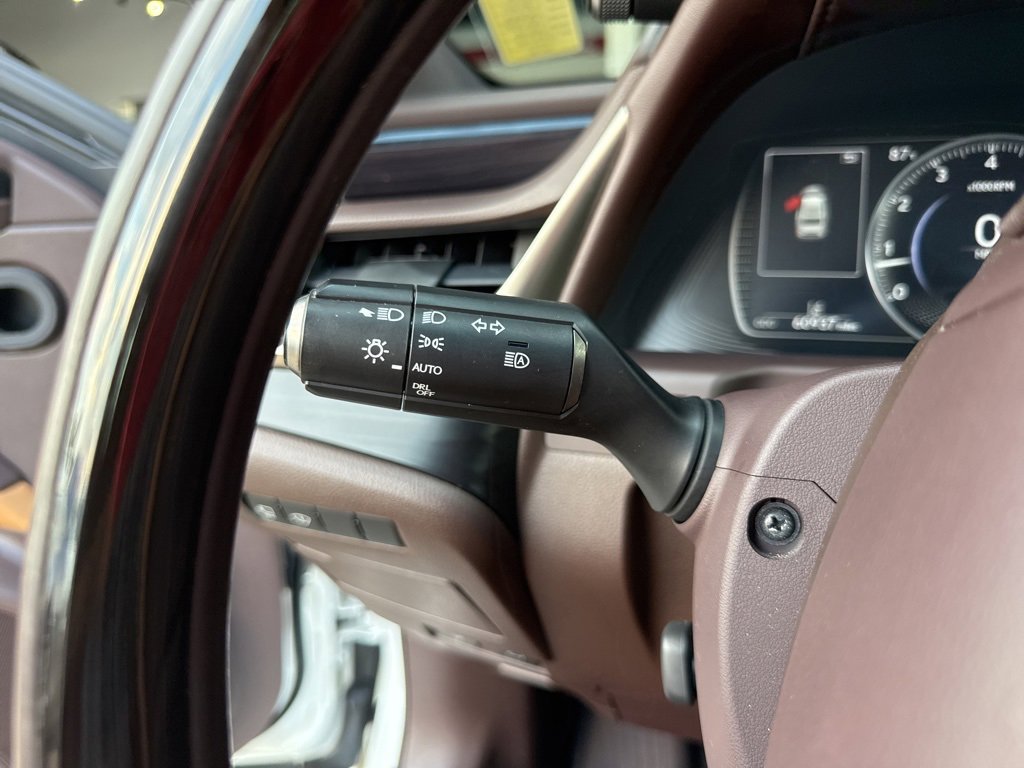 Used 2020 Lexus ES 350 Ultra Luxury image 32