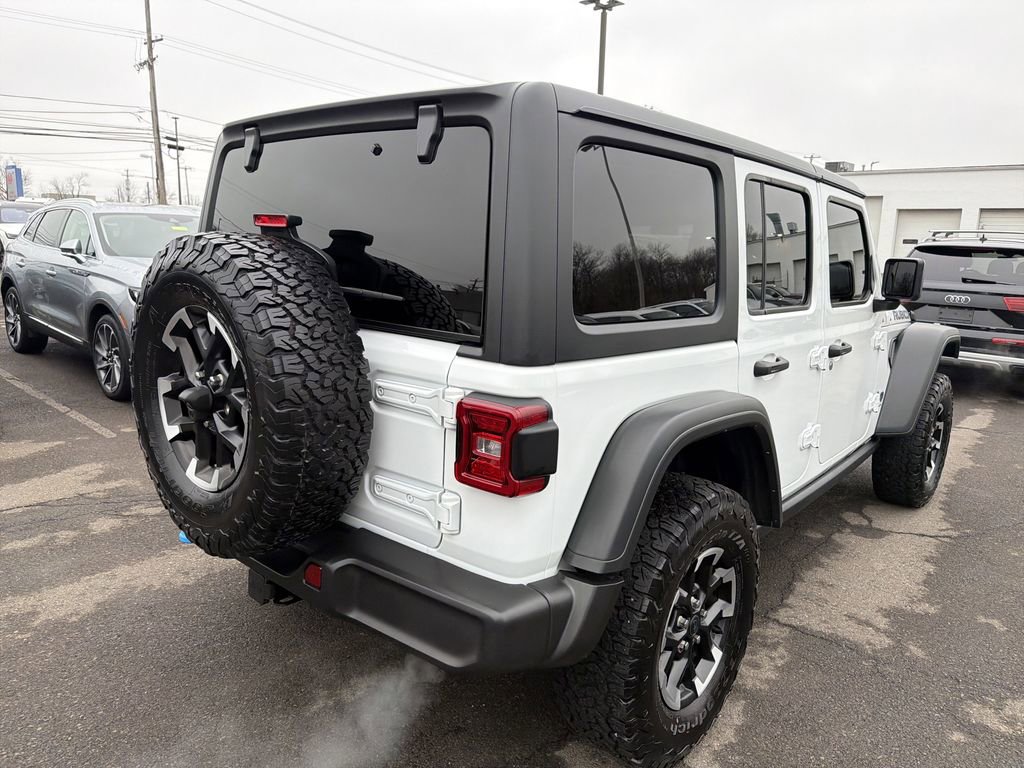 Used 2024 Jeep Wrangler Unlimited Rubicon 4xe w/ Convenience Group AWD/4WD image 6