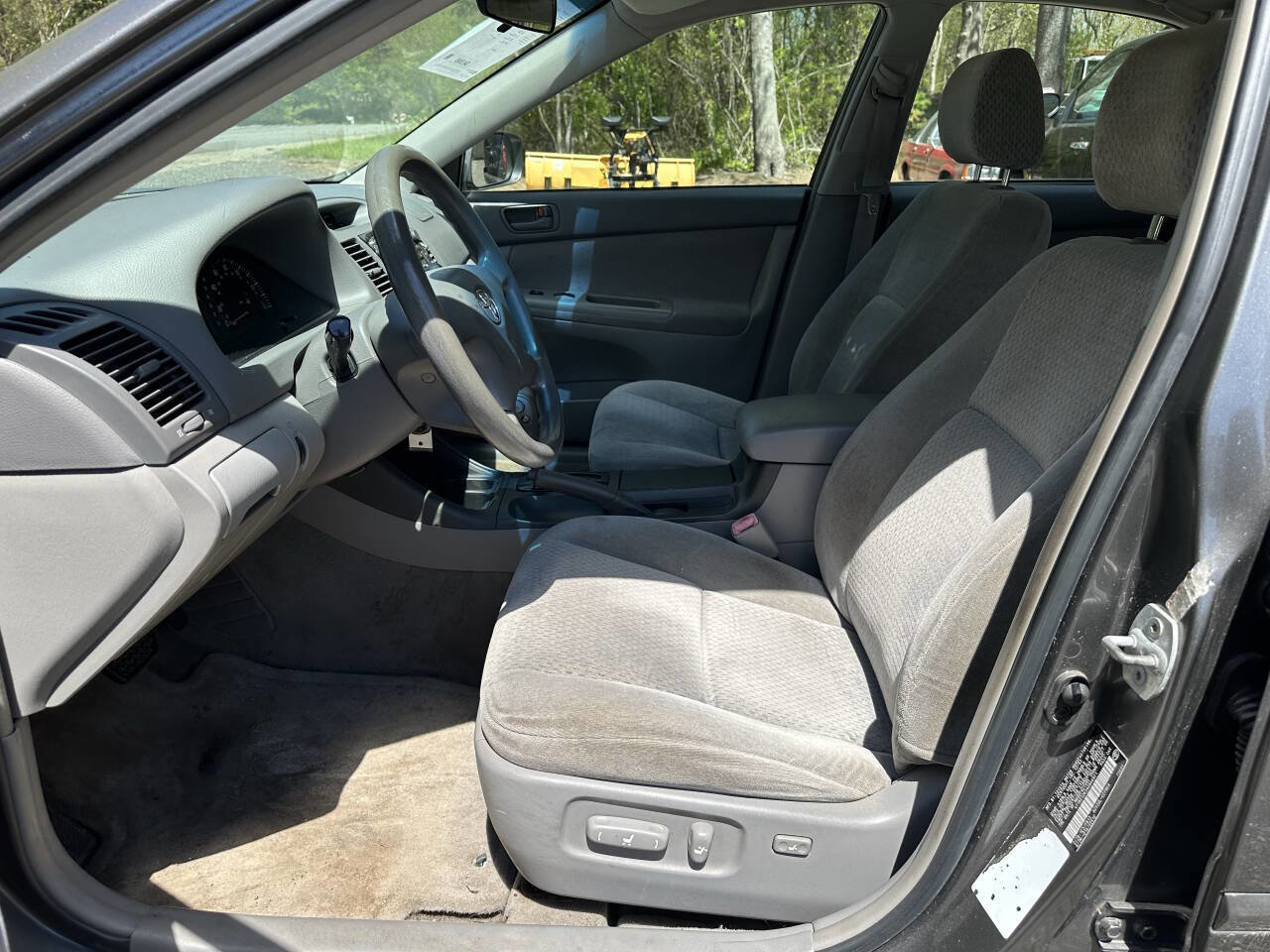 Used 2004 Toyota Camry LE FWD image 17