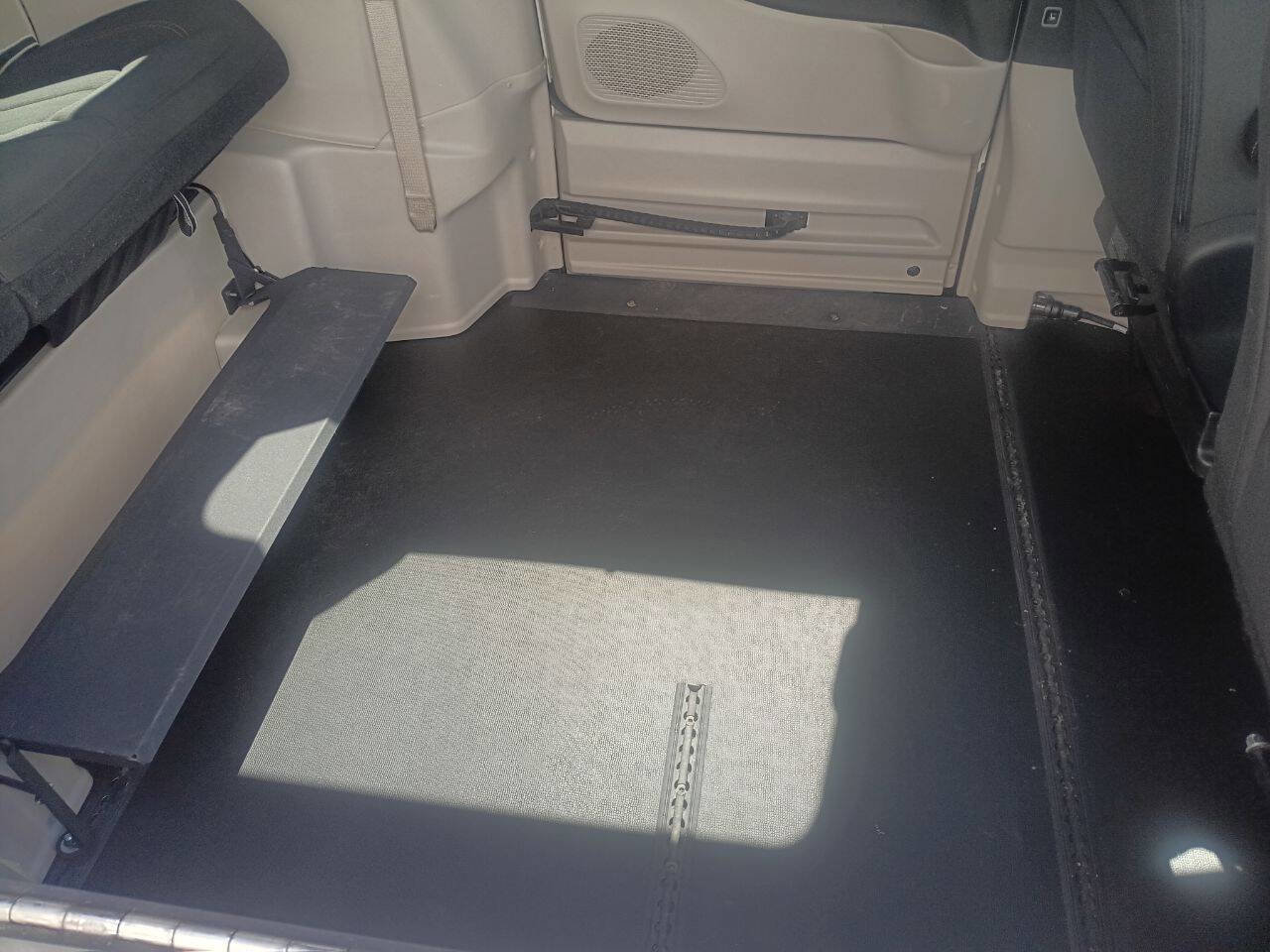 Used 2018 Chrysler Pacifica Touring Plus image 10