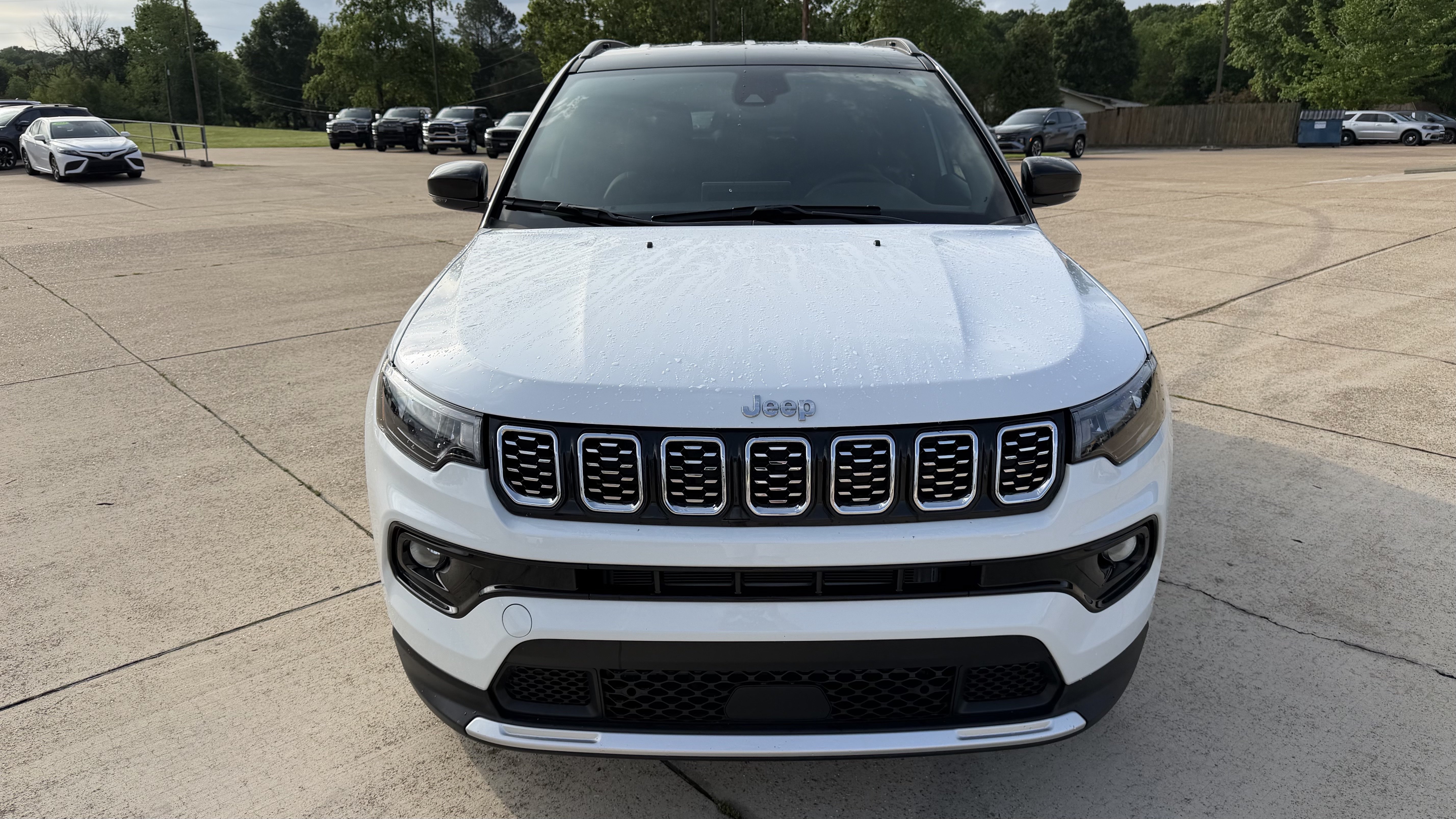 Used 2025 Jeep Compass Limited AWD/4WD image 3
