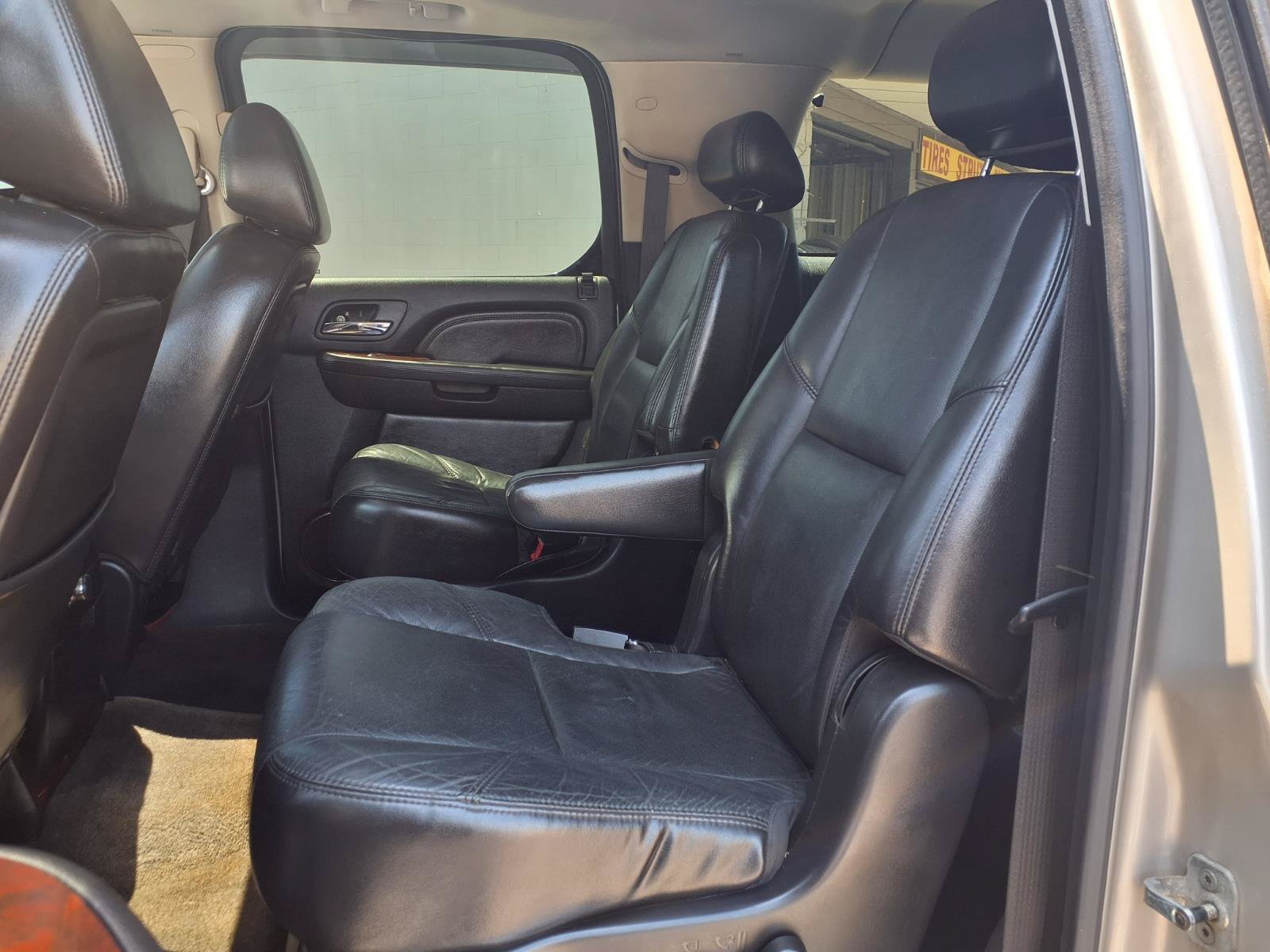 Used 2008 Cadillac Escalade ESV AWD image 7