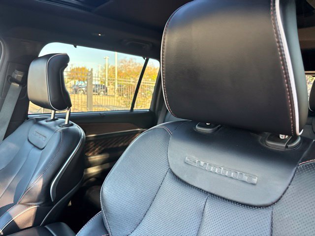 Used 2023 Jeep Grand Cherokee L Summit w/ Advanced Protech Group IV AWD/4WD image 9