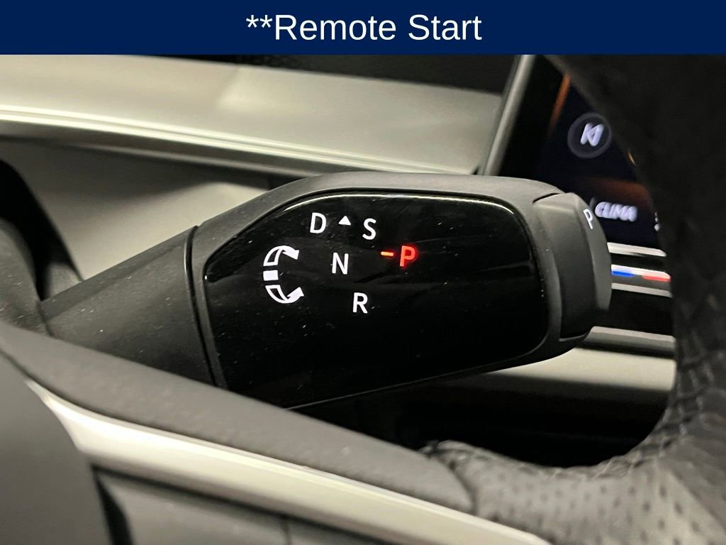 Used 2025 Volkswagen Tiguan SE R-Line image 15