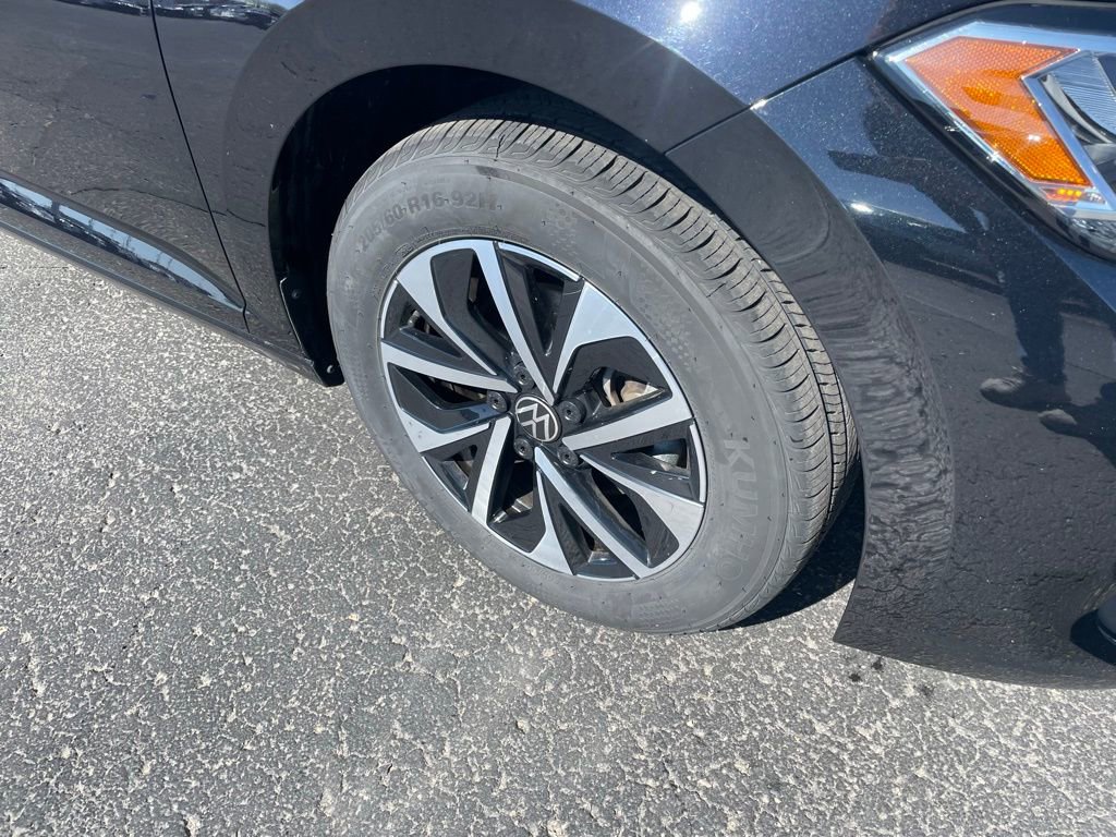 Used 2024 Volkswagen Jetta S image 3