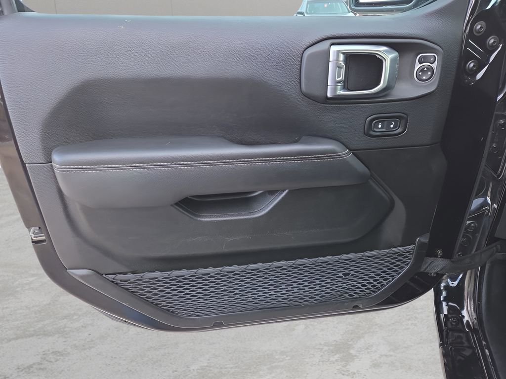 Used 2023 Jeep Gladiator Overland image 10