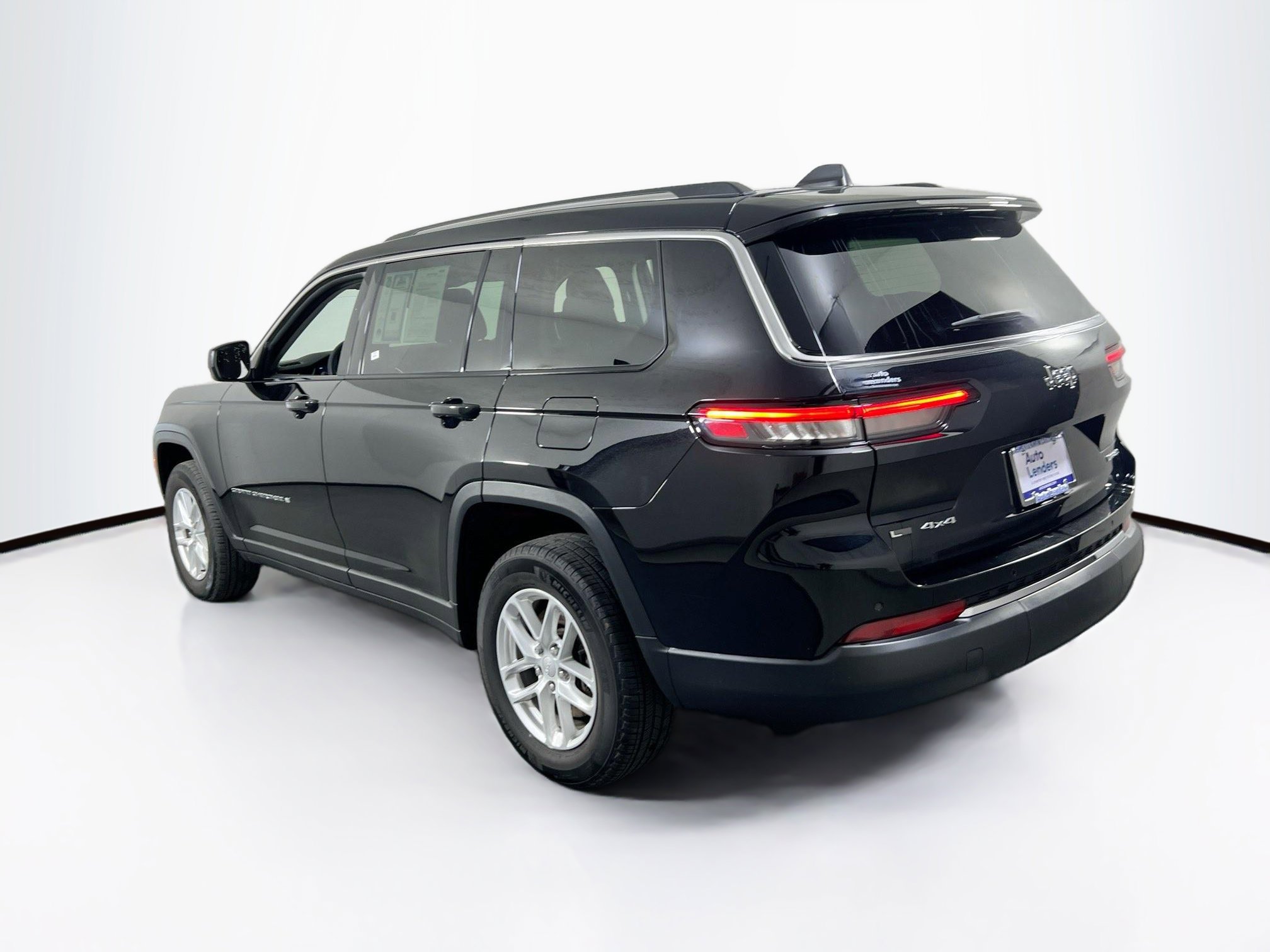 Used 2023 Jeep Grand Cherokee L Laredo AWD/4WD image 7