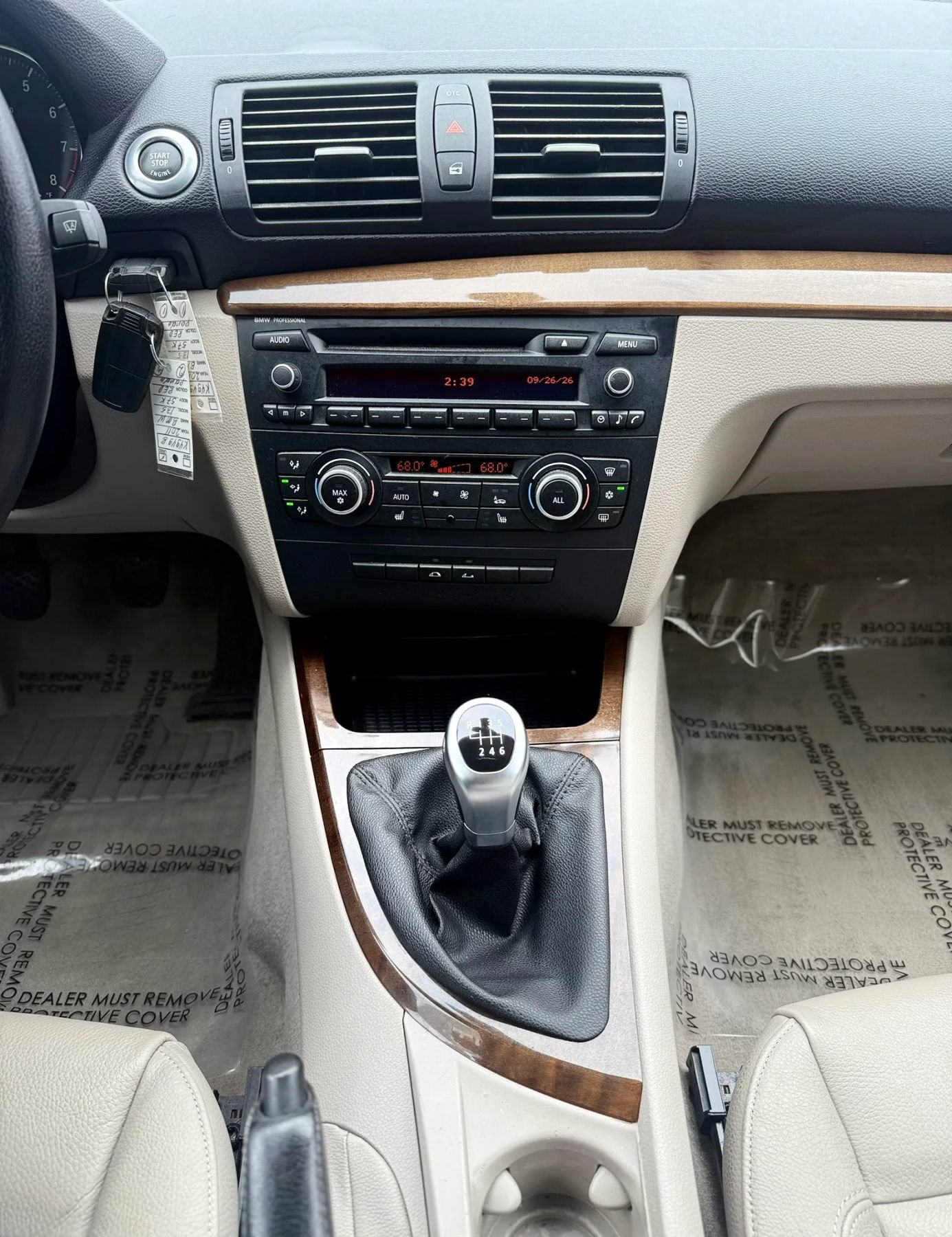 Used 2011 BMW 135i Convertible RWD image 25
