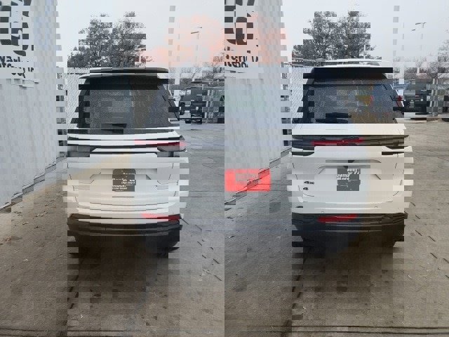 New 2025 Jeep Grand Cherokee Altitude image 20