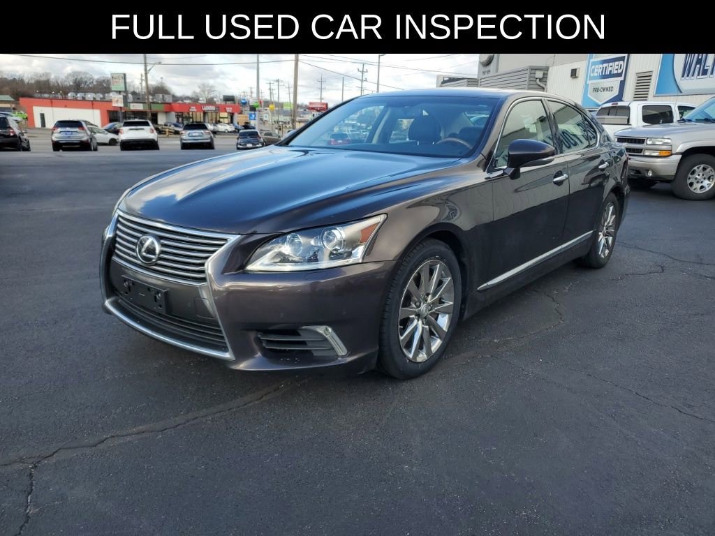 Used 2015 Lexus LS 460 AWD w/ Comfort Package image 2