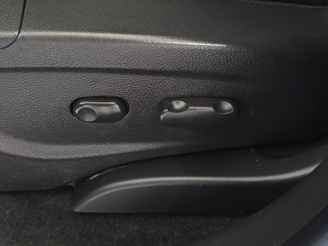 Used 2019 Buick Encore Sport Touring AWD/4WD image 13