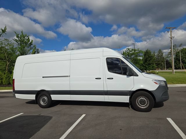 Used 2022 Mercedes-Benz Sprinter 2500 image 2