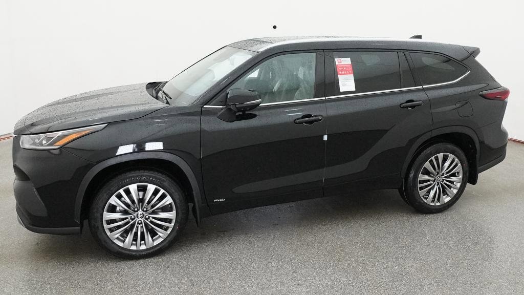 New 2026 Toyota Highlander Platinum AWD/4WD image 17