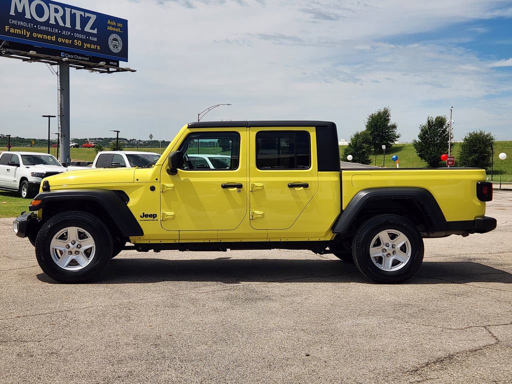 Used 2023 Jeep Gladiator Sport AWD/4WD image 4