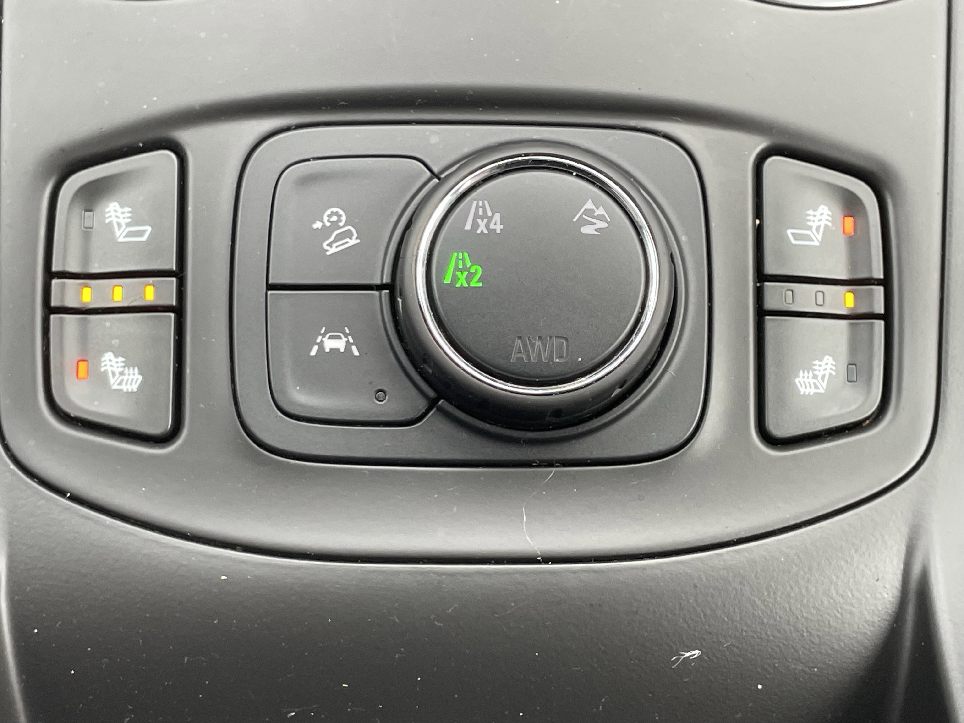 Used 2024 GMC Terrain SLT image 28