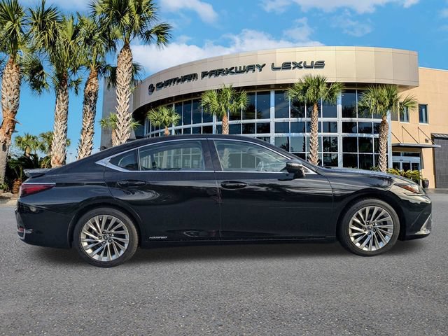 Used 2019 Lexus ES 300h Ultra Luxury w/ Accessory Package 2 FWD image 5