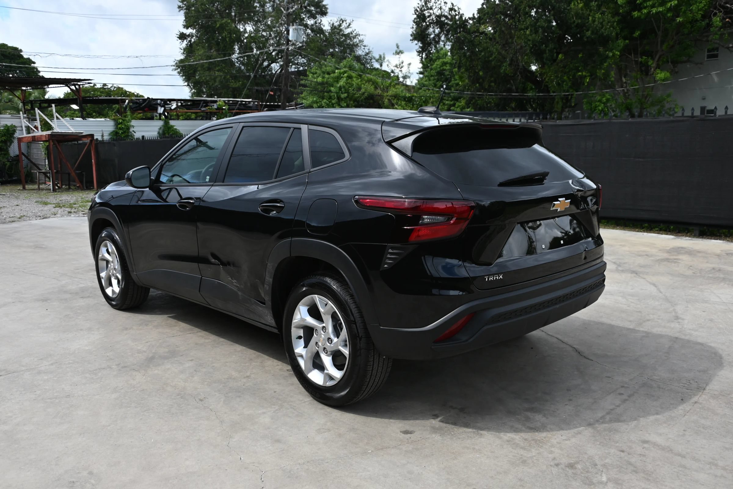 Used 2026 Chevrolet Trax LS w/ LS Convenience Package FWD image 4