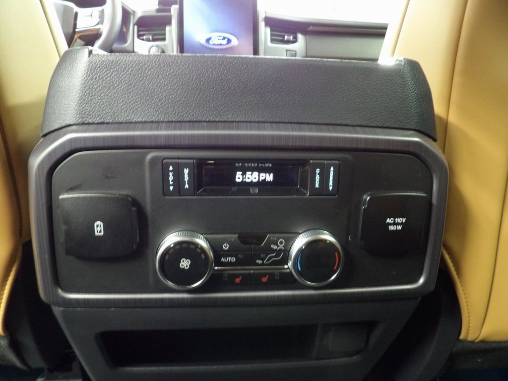 Used 2024 Ford Expedition Platinum image 11